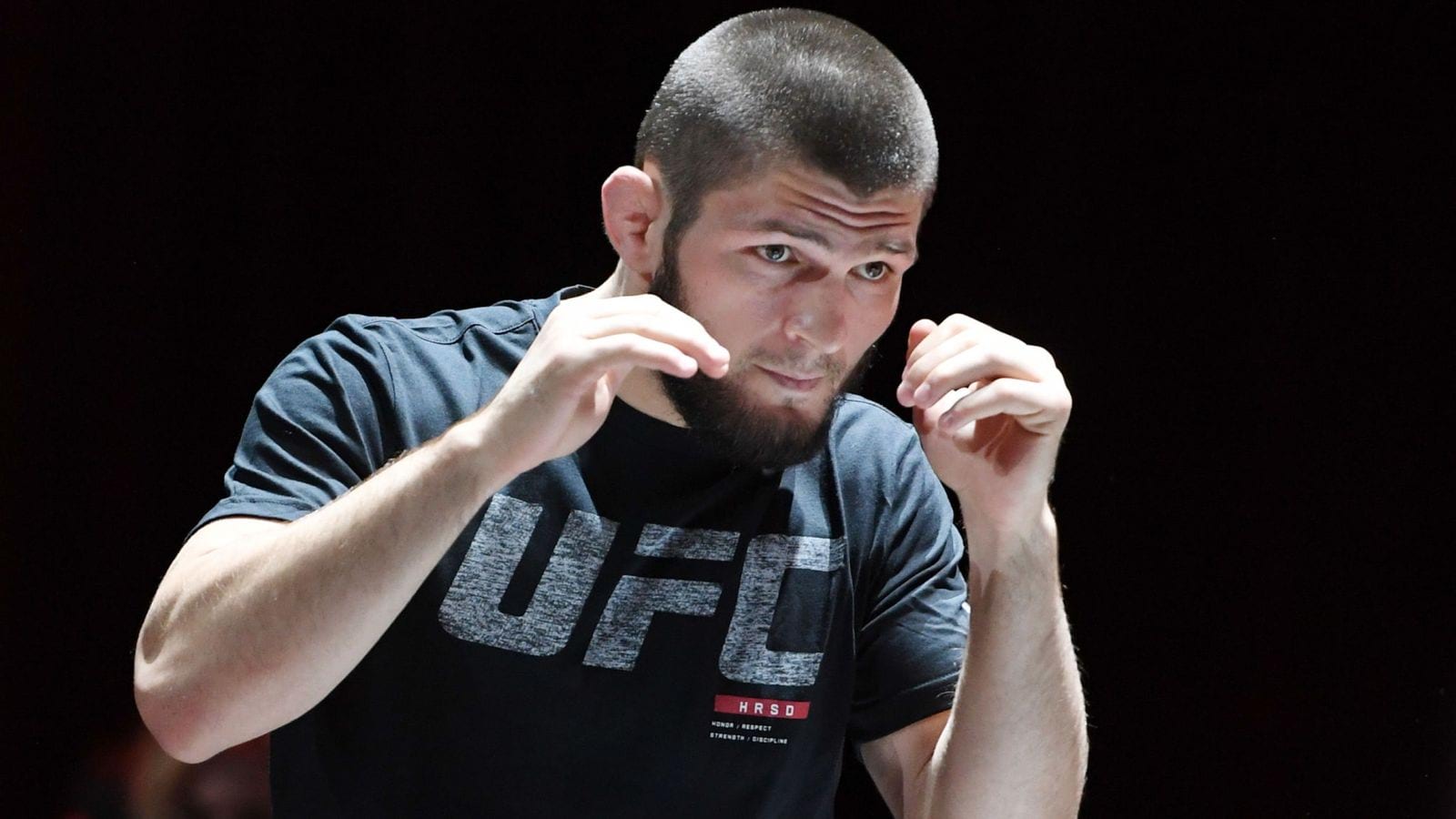 نورمحمدوف يتفوق على مكغريغور ويشتري حصة في UFC