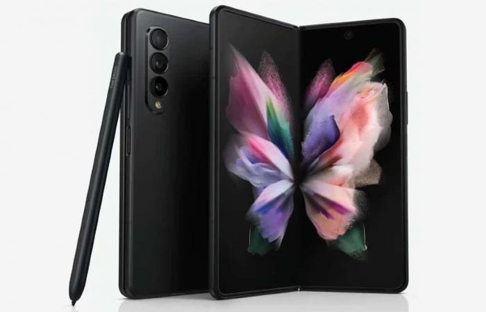 The Galaxy Z Fold 3 is hard to fix