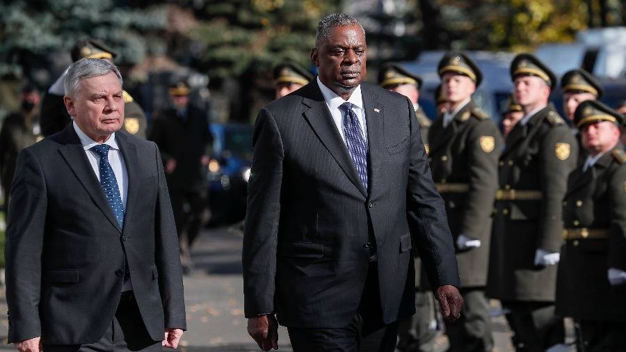 US Secretary of Defense arrives in Ukraine with security files