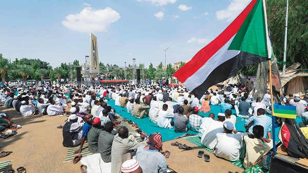 Warning peace in Sudan and the meeting between al-Burhan and Hamdok