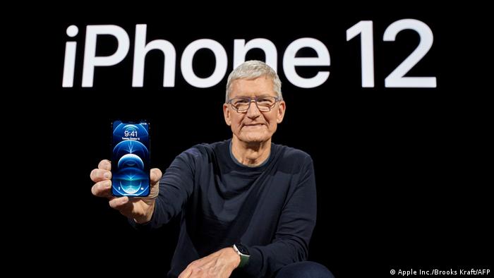 Tim Cook presents the iPhone 12