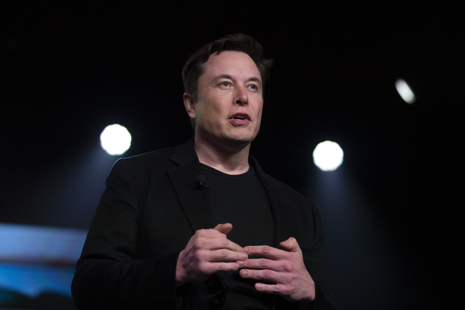 Elon Musk scrutinized the views of his supporters 