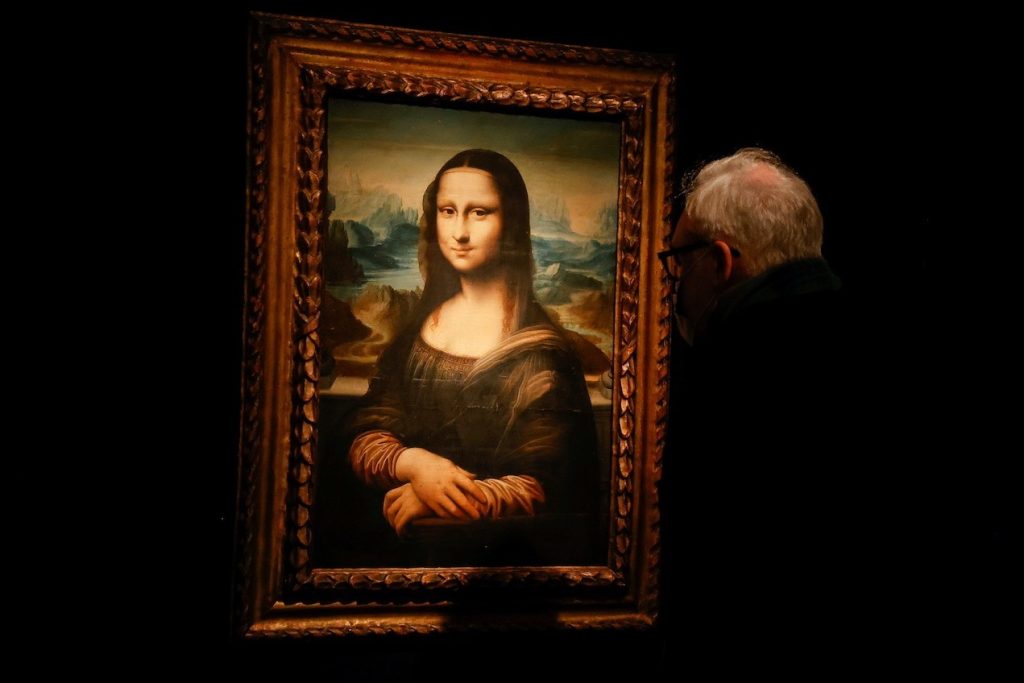 A copy of the Mona Lisa has been auctioned off in Paris