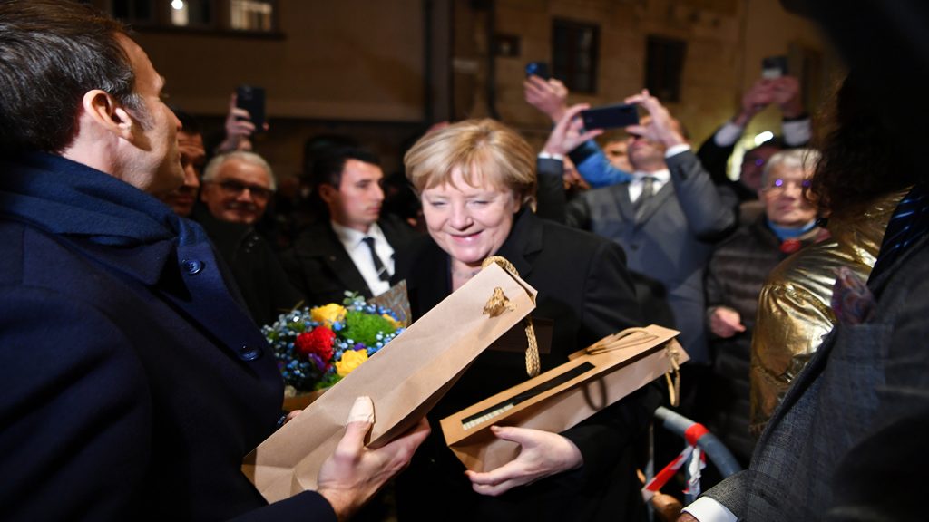 Macron and his comrades say goodbye to Merkel: France loves you