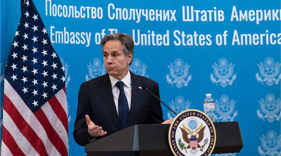 Blinken calls on Russia to find a "peaceful path" in Ukraine
