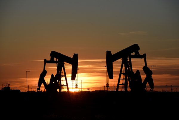 Profits fall on oil as U.S. inventories increase