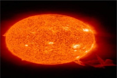 "Satellite" monitors two eruptions in the sun Today News: Press b