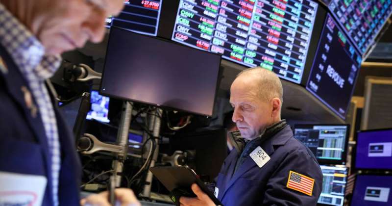 "Wall Street" falls during the week amid expectations of a crisis in Ukraine