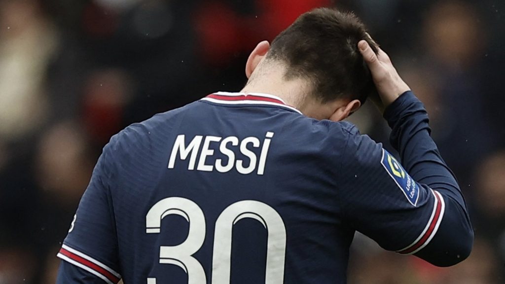 Messi left Paris Saint-Germain against Monaco due to fever