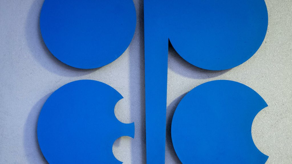 The OPEC + alliance is facing pressure, but it does not want to change its strategy