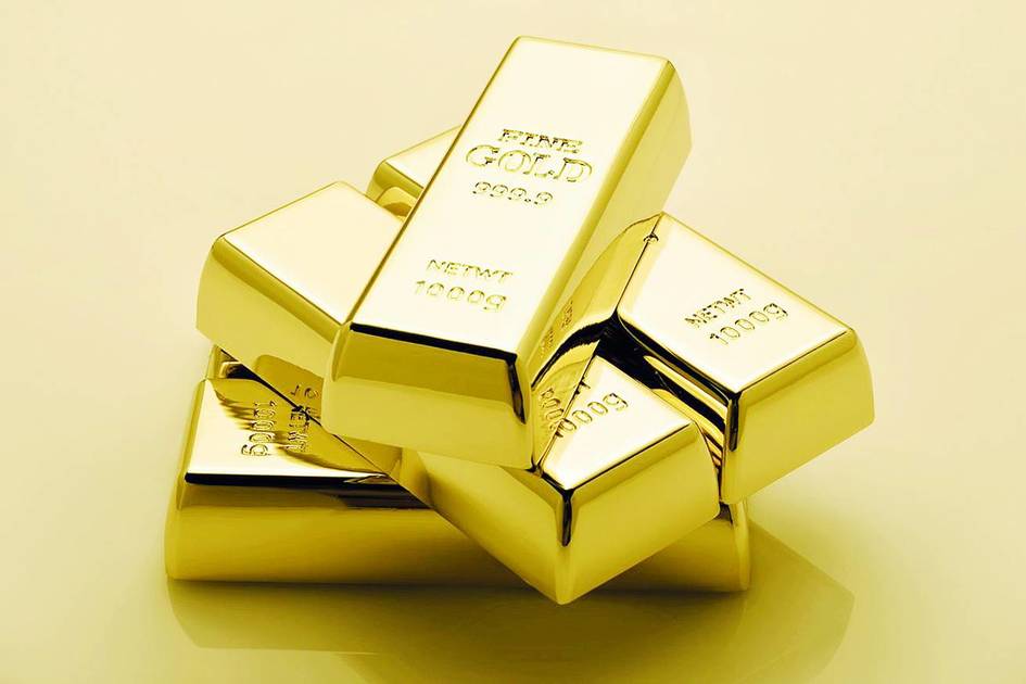 Gold is recording weekly declines due to factors such as the appreciation of the dollar and the rise in interest rates