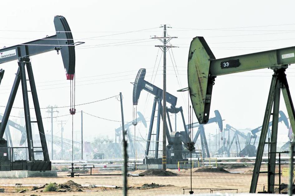 Oil prices fall amid mixed signals from supplies