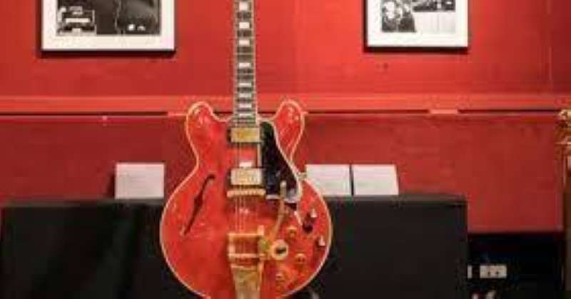 Guitar Oasis sold for over $ 400,000