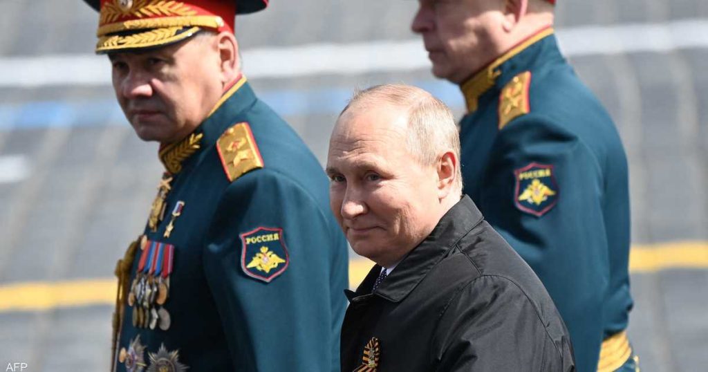 Putin leads a wave of exceptions in the military and police. And war in the background