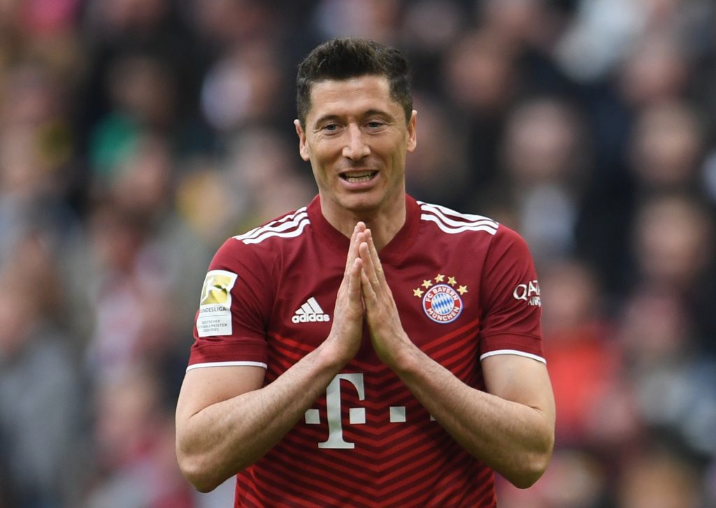 Barcelona sell another part of TV rights to save Lewandowski's contract sum