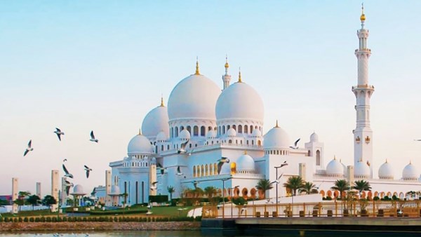 Sheikh Zayed Grand Mosque receives 1.5 million visitors from all over the world