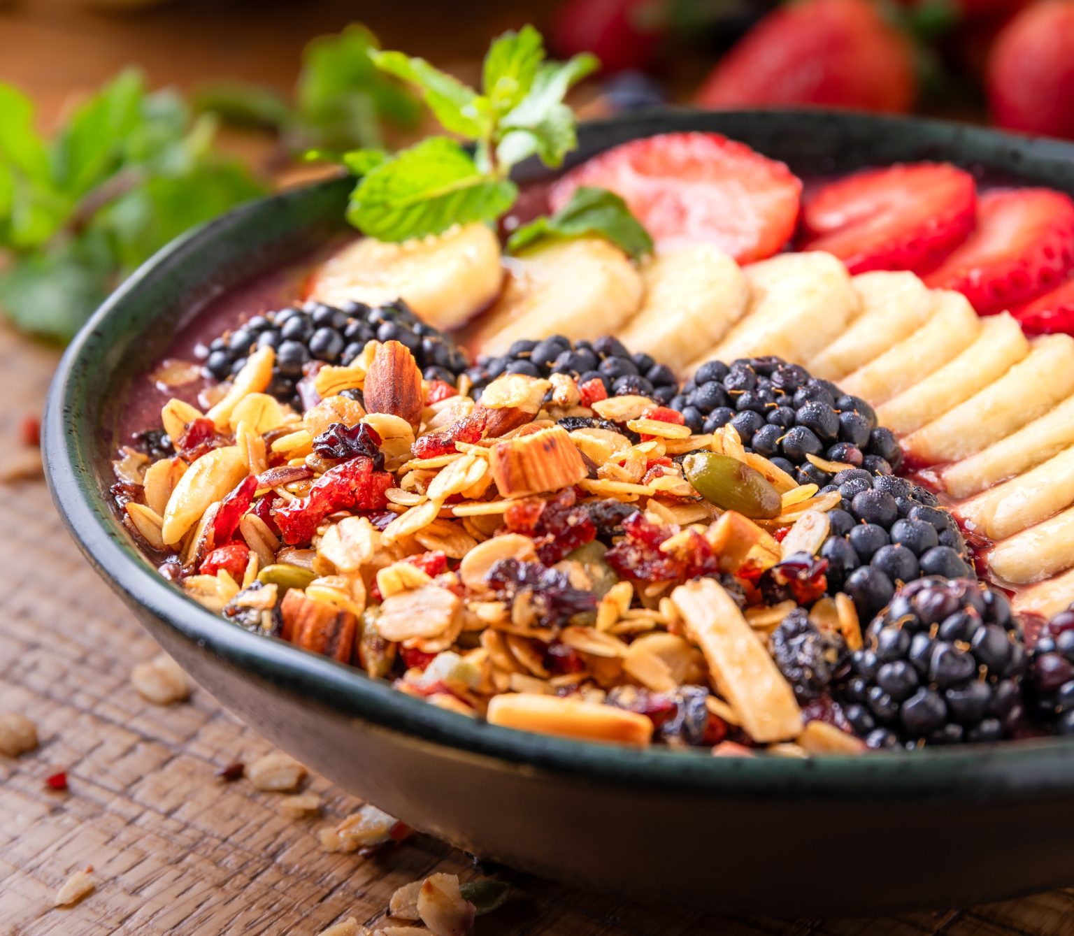 Cool Down This Summer with the New Açaí Bowl at IZU Brasserie, Galeries Lafayette