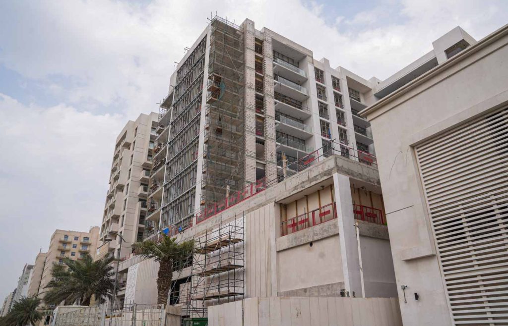 322 Workers Race to Complete Dubai’s Azizi Central as Q1 Deadline Looms