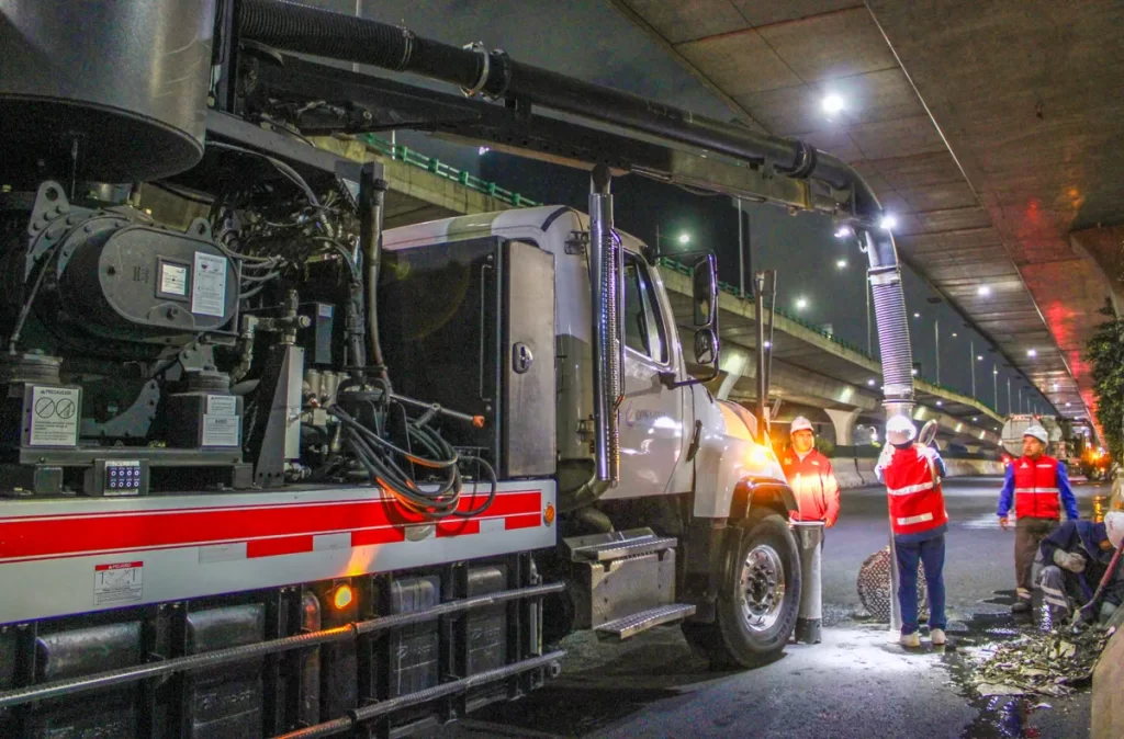 Abu Dhabi road cleaning 2026