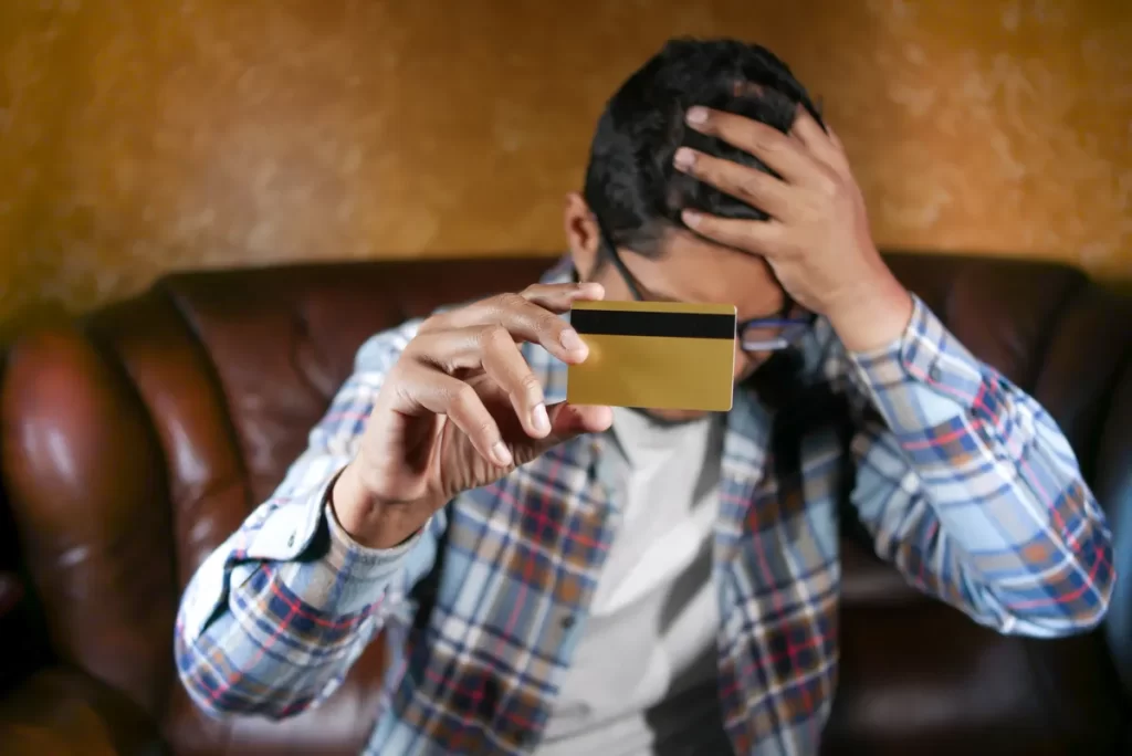 UAE debt burden ratio: how young borrowers can manage loans UAE debt burden ratio
